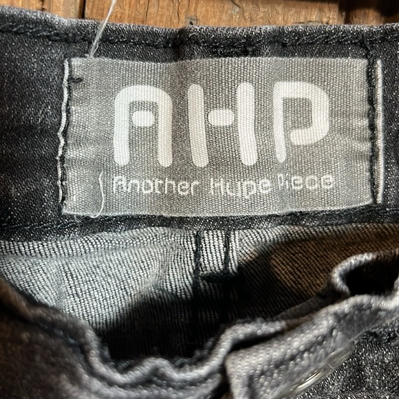 AHP distressed jeans - Picture 5 of 9